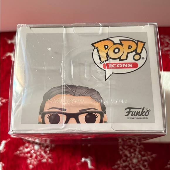 Funko Pop American History Ruth Bader Ginsburg - Picture 3 of 4